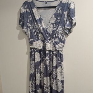 Amazon Women's Blue and White Floral Maxi Dress